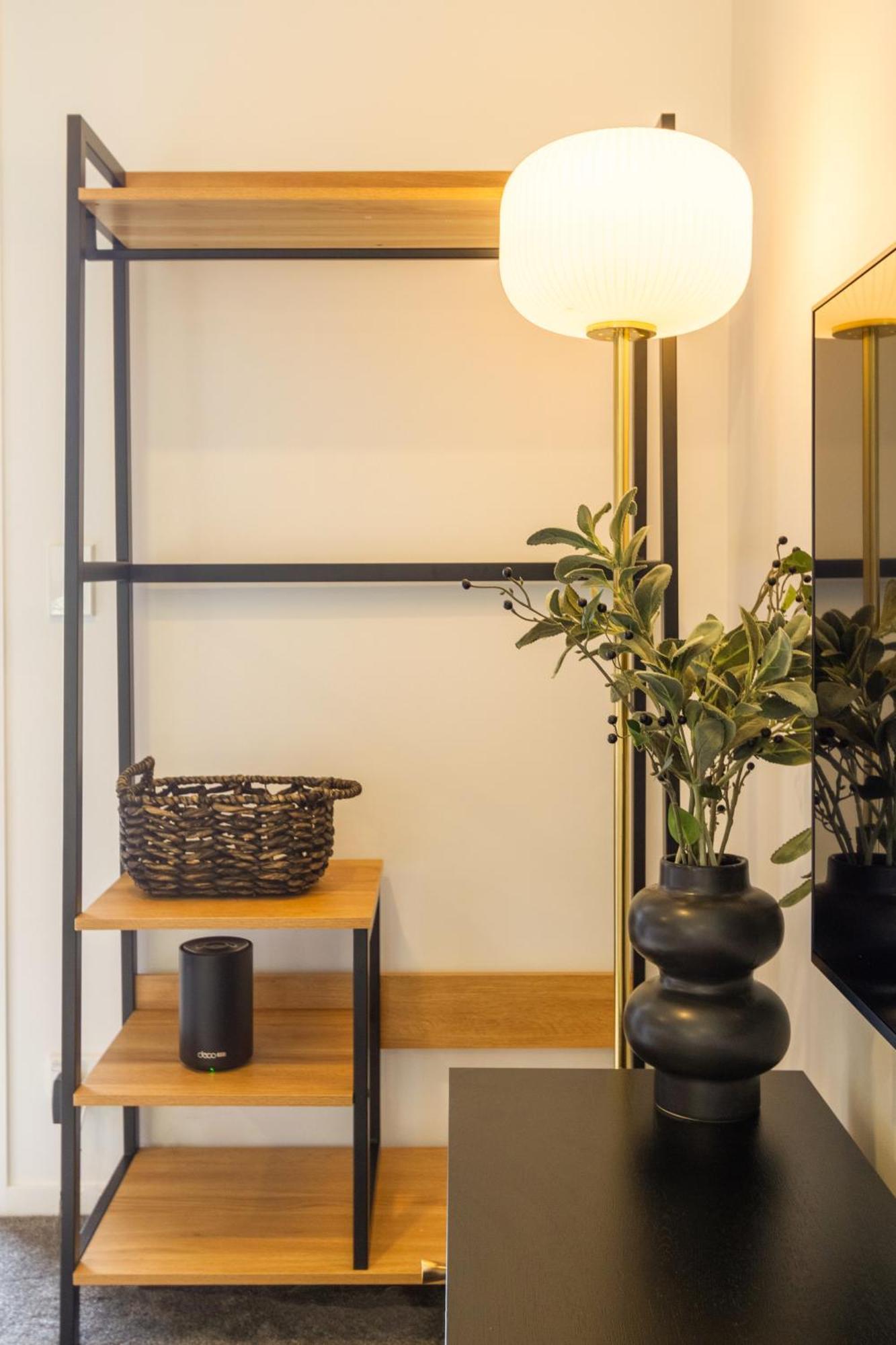 Prime Locale: Studio With Balcony Christchurch Kültér fotó