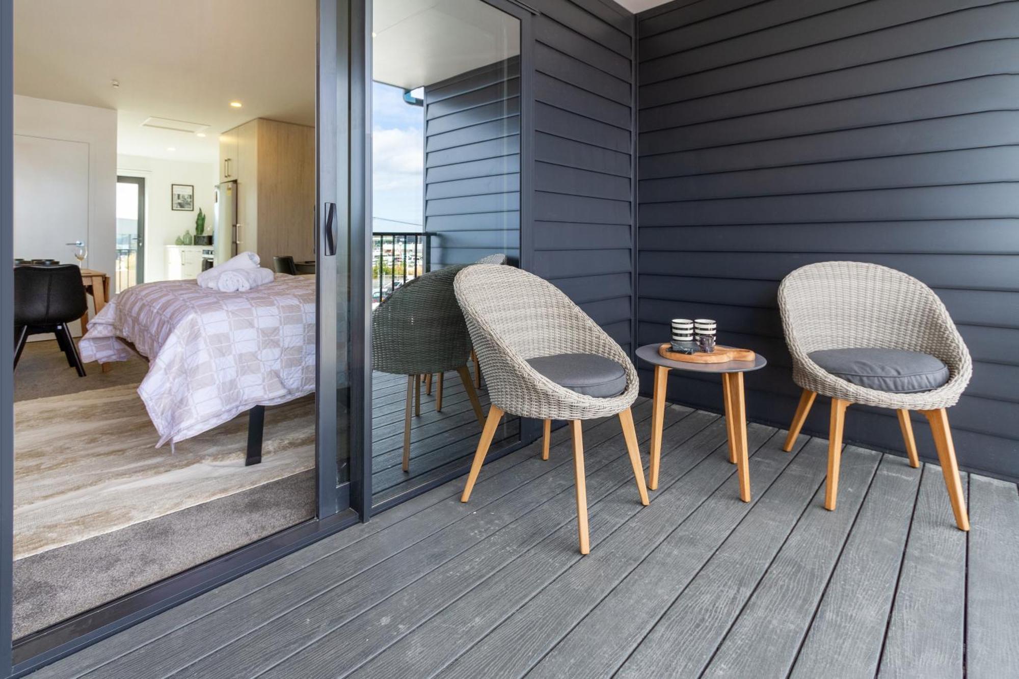 Prime Locale: Studio With Balcony Christchurch Kültér fotó