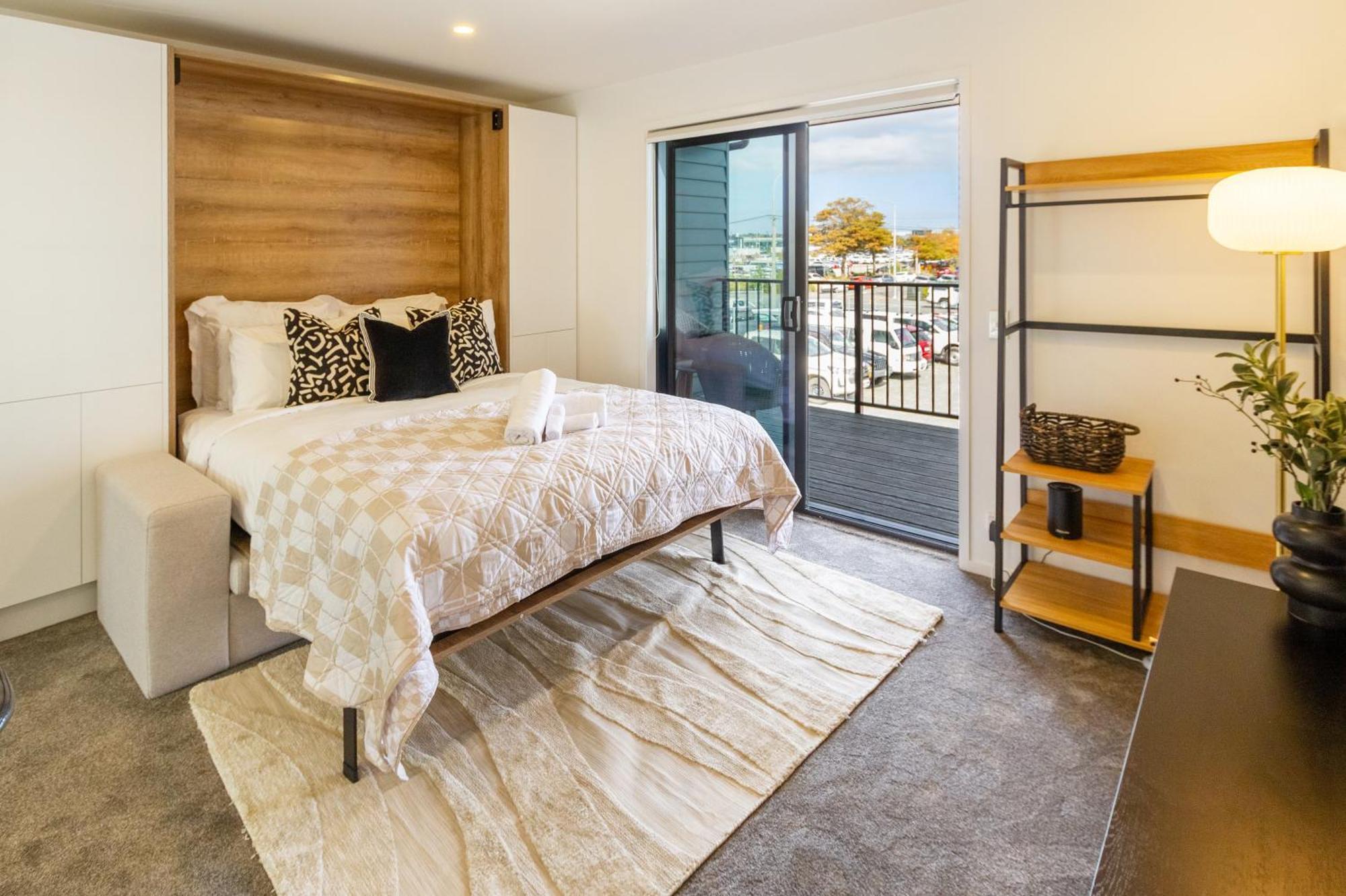Prime Locale: Studio With Balcony Christchurch Kültér fotó